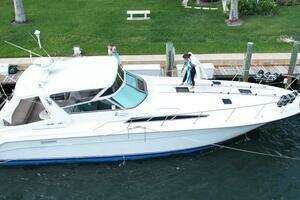 1993 Sea Ray 440 Sundancer thumbnail 3