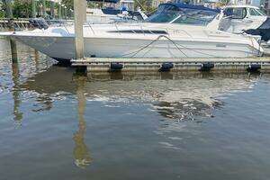 1993 Sea Ray 440 Sundancer thumbnail 2