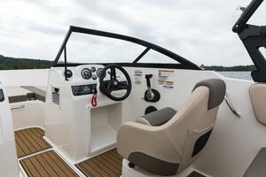 19ft Bayliner Yacht For Sale