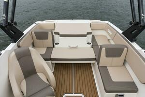 19ft Bayliner Yacht For Sale