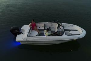 19ft Bayliner Yacht For Sale