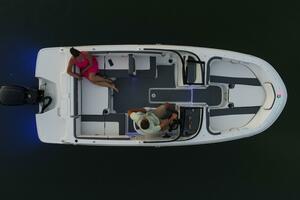 19ft Bayliner Yacht For Sale