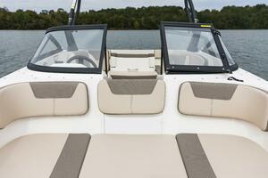 19ft Bayliner Yacht For Sale