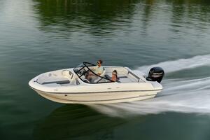 19ft Bayliner Yacht For Sale