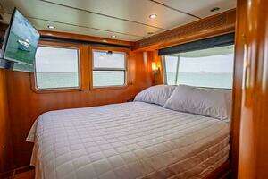 2009 Nordhavn 76 thumbnail 38