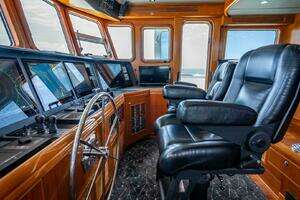 2009 Nordhavn 76 thumbnail 43