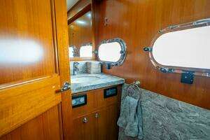 2009 Nordhavn 76 thumbnail 24