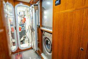 2009 Nordhavn 76 thumbnail 81