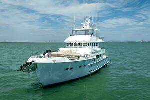 2009 Nordhavn 76 thumbnail 5