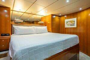 2009 Nordhavn 76 thumbnail 30