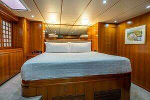 2009 Nordhavn 76 thumbnail 31