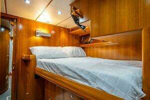 2009 Nordhavn 76 thumbnail 26