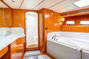 2009 Nordhavn 76 thumbnail 34