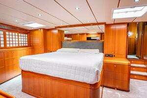 2009 Nordhavn 76 thumbnail 19