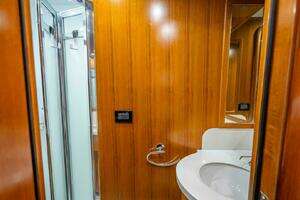 2009 Nordhavn 76 thumbnail 27