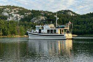 New Bearings 2000 Nordic Tugs 42 Pilothouse Yacht For Sale in Lenoir City TN