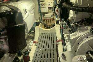 2013 Hinckley Talaria thumbnail 31
