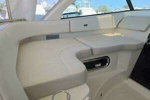 2013 Pursuit 345 Offshore thumbnail 15