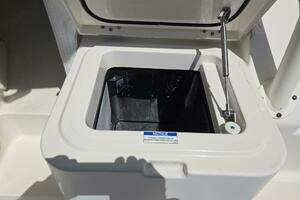 2013 Pursuit 345 Offshore thumbnail 36