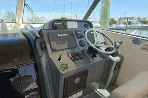 2013 Pursuit 345 Offshore thumbnail 3