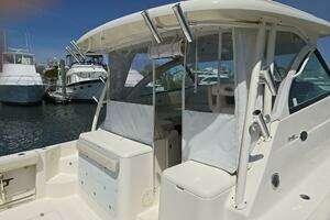 2013 Pursuit 345 Offshore thumbnail 5