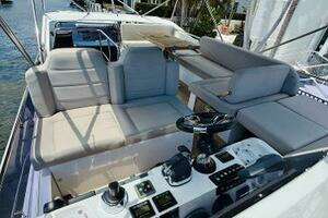 2019 Sealine F430 thumbnail 23