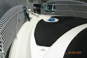 43' Silverton foredeck1