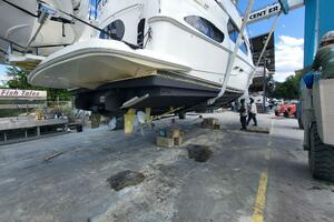43' Silverton hauled out1