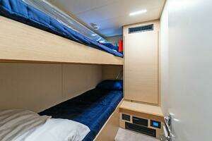 2023 Ferretti Yachts 670 thumbnail 28