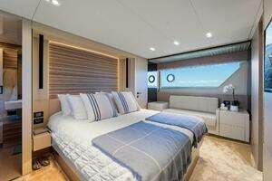 2023 Ferretti Yachts 670 thumbnail 67