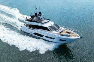 2023 Ferretti Yachts 670 thumbnail 11