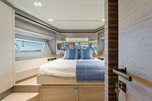 2023 Ferretti Yachts 670 thumbnail 59