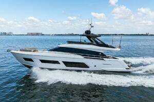 2023 Ferretti Yachts 670 thumbnail 4