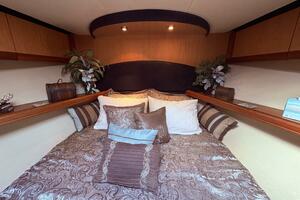 2005 Luhrs 41 Convertible 