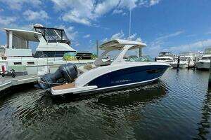 2018 Regal 33 OBX thumbnail 1