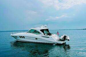  2007 Sea Ray 48 Sundancer Yacht For Sale in Holland MI