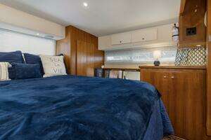 1997 Carver 445 Aft Cabin thumbnail 10