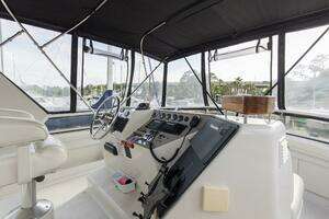 1997 Carver 445 Aft Cabin thumbnail 15