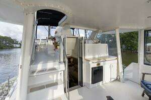 1997 Carver 445 Aft Cabin thumbnail 4