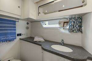 1997 Carver 445 Aft Cabin thumbnail 11