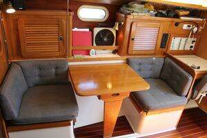 2000 Catalina 36 MkII thumbnail 8
