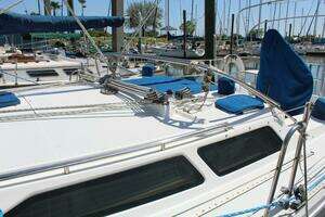 2000 Catalina 36 MkII thumbnail 7