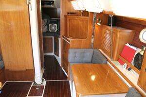 2000 Catalina 36 MkII thumbnail 10