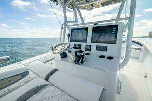 2023 Yellowfin 36 Offshore thumbnail 18