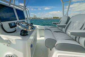 2023 Yellowfin 36 Offshore thumbnail 16