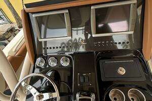 2013 Statement 35 Center Console thumbnail 12