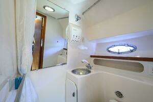 2002 Tiara Yachts 3100 LE thumbnail 12