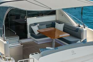 2021 Riviera 5400 Sport Yacht- Cockpit