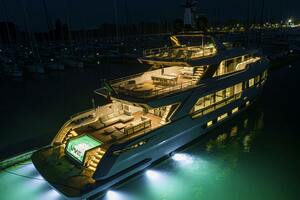 OCEAN KING DUCALE 120 118ft Ocean King Yacht For Sale