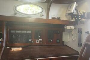 Bees Knees 45ft Creekmore Yacht For Sale